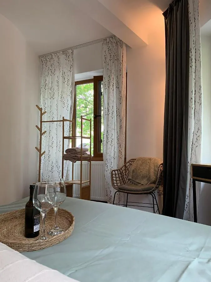 The-Point Lovely Studio In Center Of Bucureşti 0*,